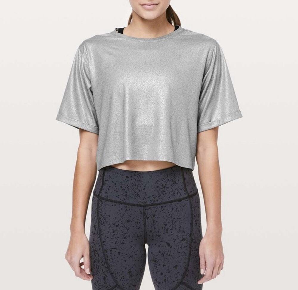 Lululemon To The Beat Tee NWT Women's Size 8 Medium Silver Metallic Crop Top